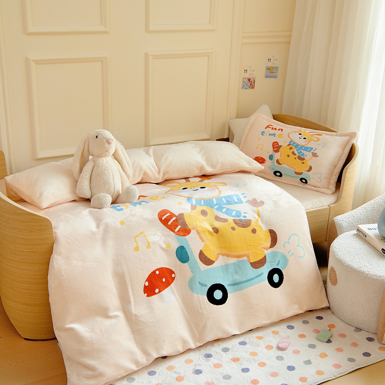 91家纺网 家纺一手货源 找家纺 梵赫 2025新款加厚大版原创数码印花幼儿园儿童枕套 骑滑板小鹿