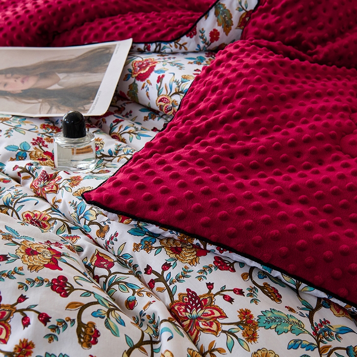 91家纺网 家纺一手货源 找家纺 小鱼儿家纺 2025新款全棉豆豆被冬被被子 花轿百媚-红