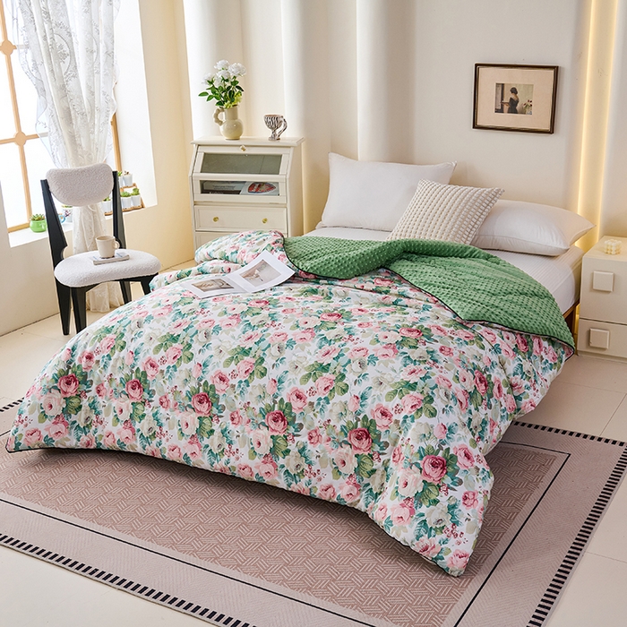 91家纺网 家纺一手货源 找家纺 小鱼儿家纺 2025新款全棉豆豆被冬被被子 浪漫花舞