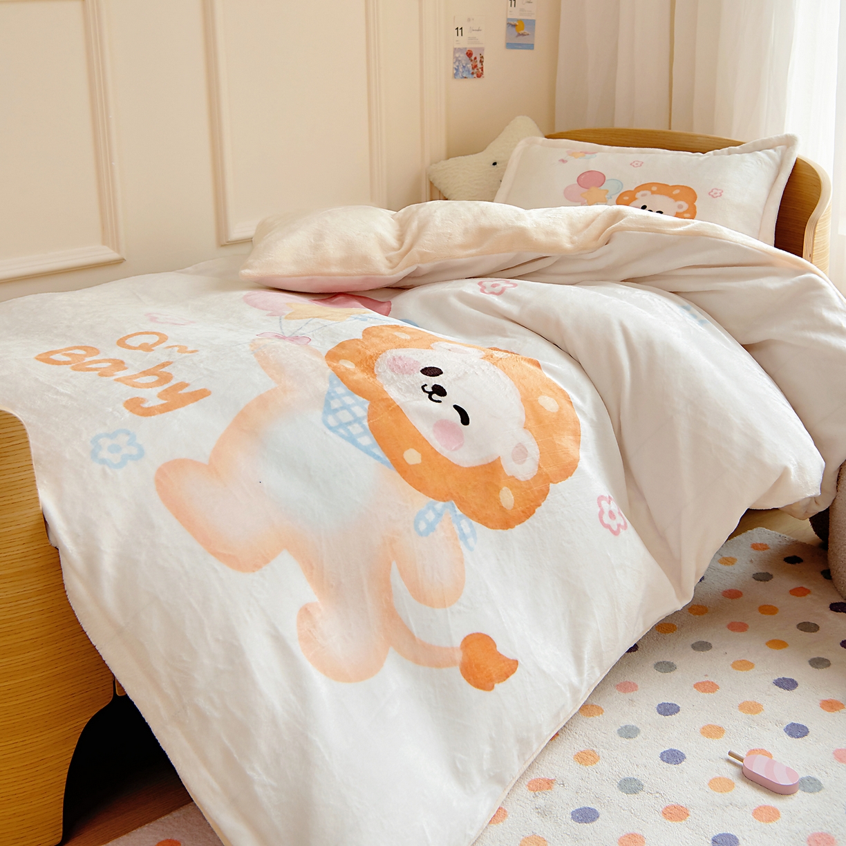 91家纺网 家纺一手货源 找家纺 梵赫 2025新款加厚大版原创数码印花幼儿园儿童枕套 开心小狮子