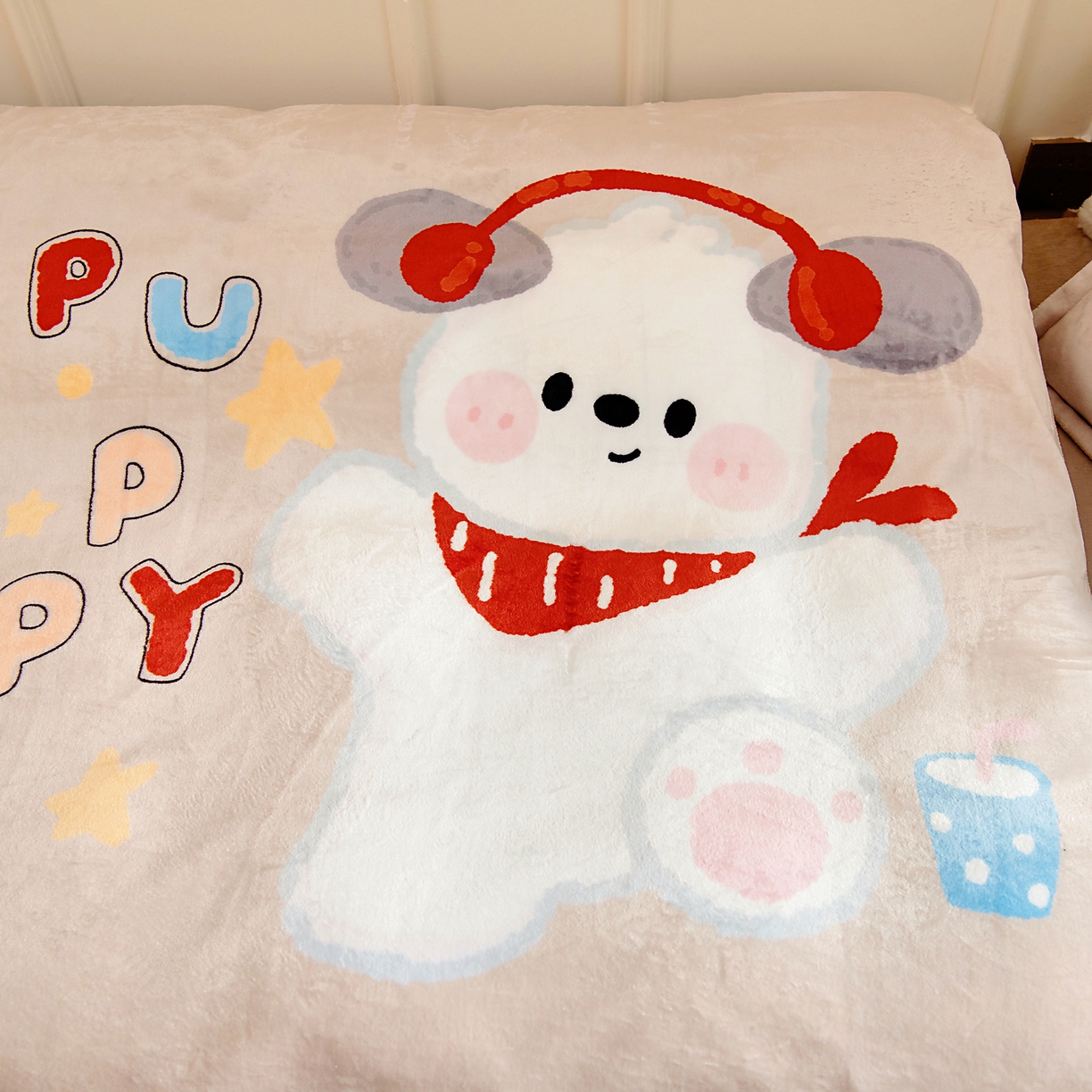 91家纺网 家纺一手货源 找家纺 梵赫 2025新款加厚大版原创数码印花幼儿园儿童枕套 音乐小狗