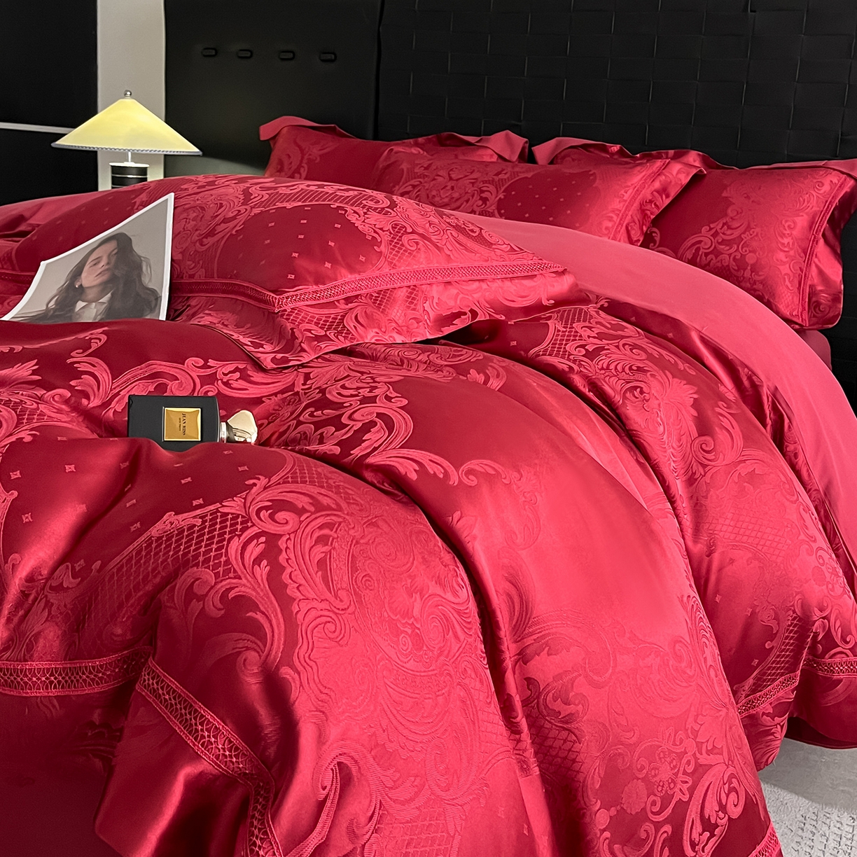 91家纺网 家纺一手货源 找家纺 置顶家纺 2025新款维纳斯系列亲肤提花四件套-实拍 维纳斯-温馨红