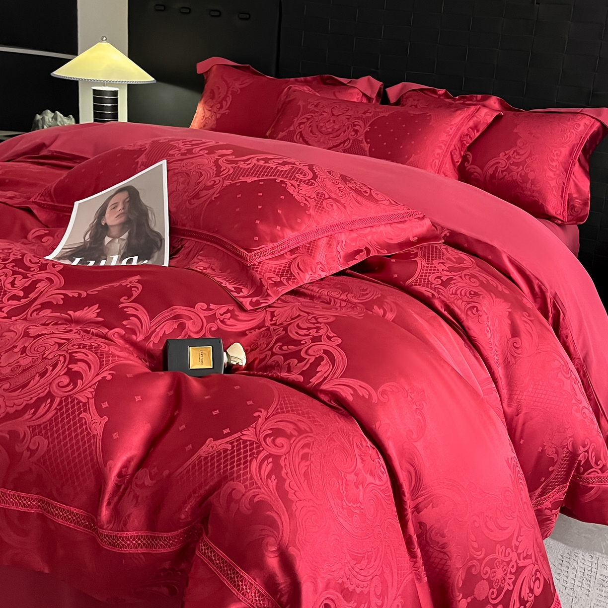 91家纺网 家纺一手货源 找家纺 置顶家纺 2025新款维纳斯系列亲肤提花四件套-实拍 维纳斯-温馨红