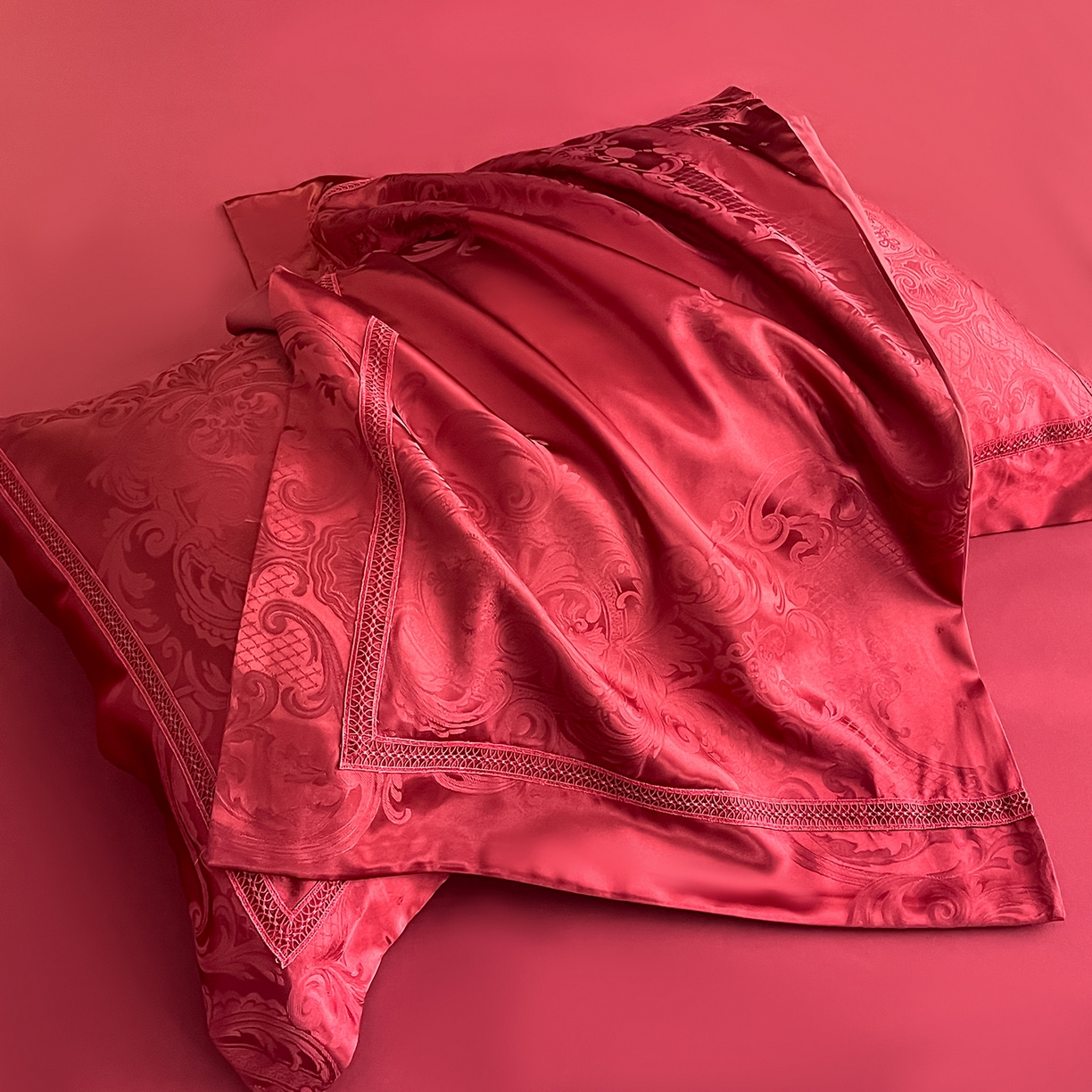 91家纺网 家纺一手货源 找家纺 置顶家纺 2025新款维纳斯系列亲肤提花四件套-实拍 维纳斯-温馨红