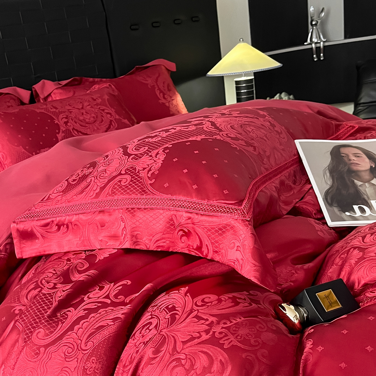 91家纺网 家纺一手货源 找家纺 置顶家纺 2025新款维纳斯系列亲肤提花四件套-实拍 维纳斯-温馨红