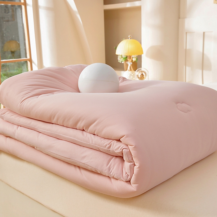 91家纺网 家纺一手货源 找家纺 栩裕纺织 2025新款A类婴儿绒肌肤被baby熊系列四季款被芯 baby熊-粉