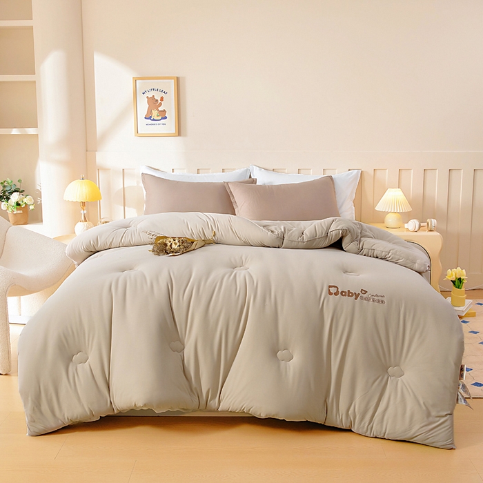 91家纺网 家纺一手货源 找家纺 栩裕纺织 2025新款A类婴儿绒肌肤被baby熊系列四季款被芯 baby熊-驼色