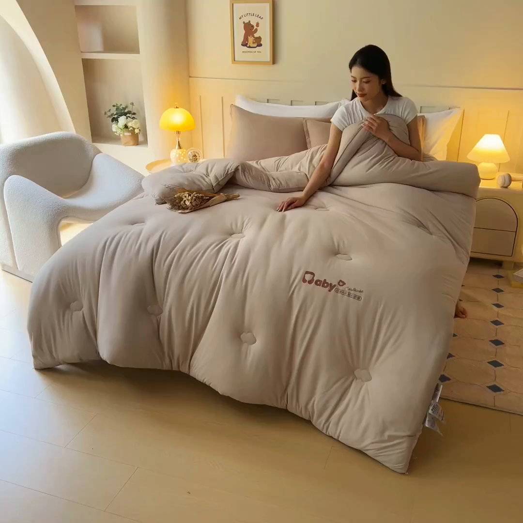 91家纺网 家纺一手货源 找家纺 栩裕纺织 2025新款A类婴儿绒肌肤被baby熊系列四季款被芯 baby熊-驼色