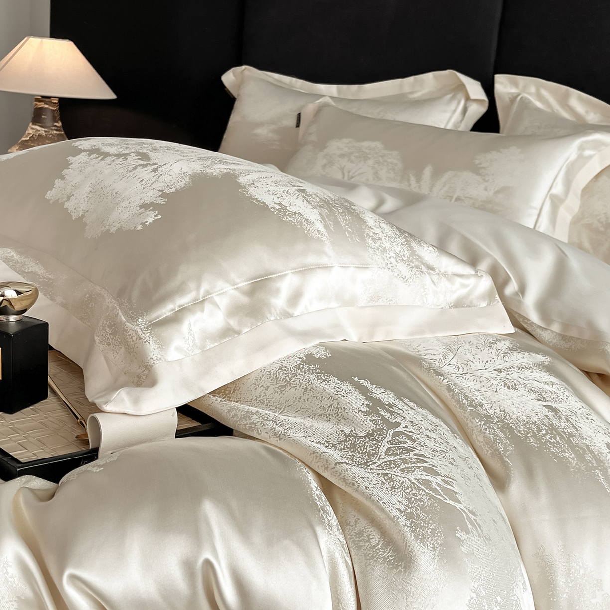 91家纺网 家纺一手货源 找家纺 置顶家纺 2025新款欧若拉亲肤提花四件套 欧若拉-奶昔白