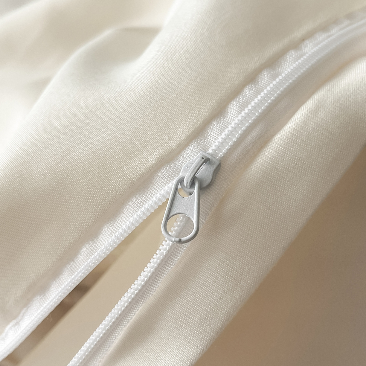 91家纺网 家纺一手货源 找家纺 置顶家纺 2025新款欧若拉亲肤提花四件套 欧若拉-奶昔白