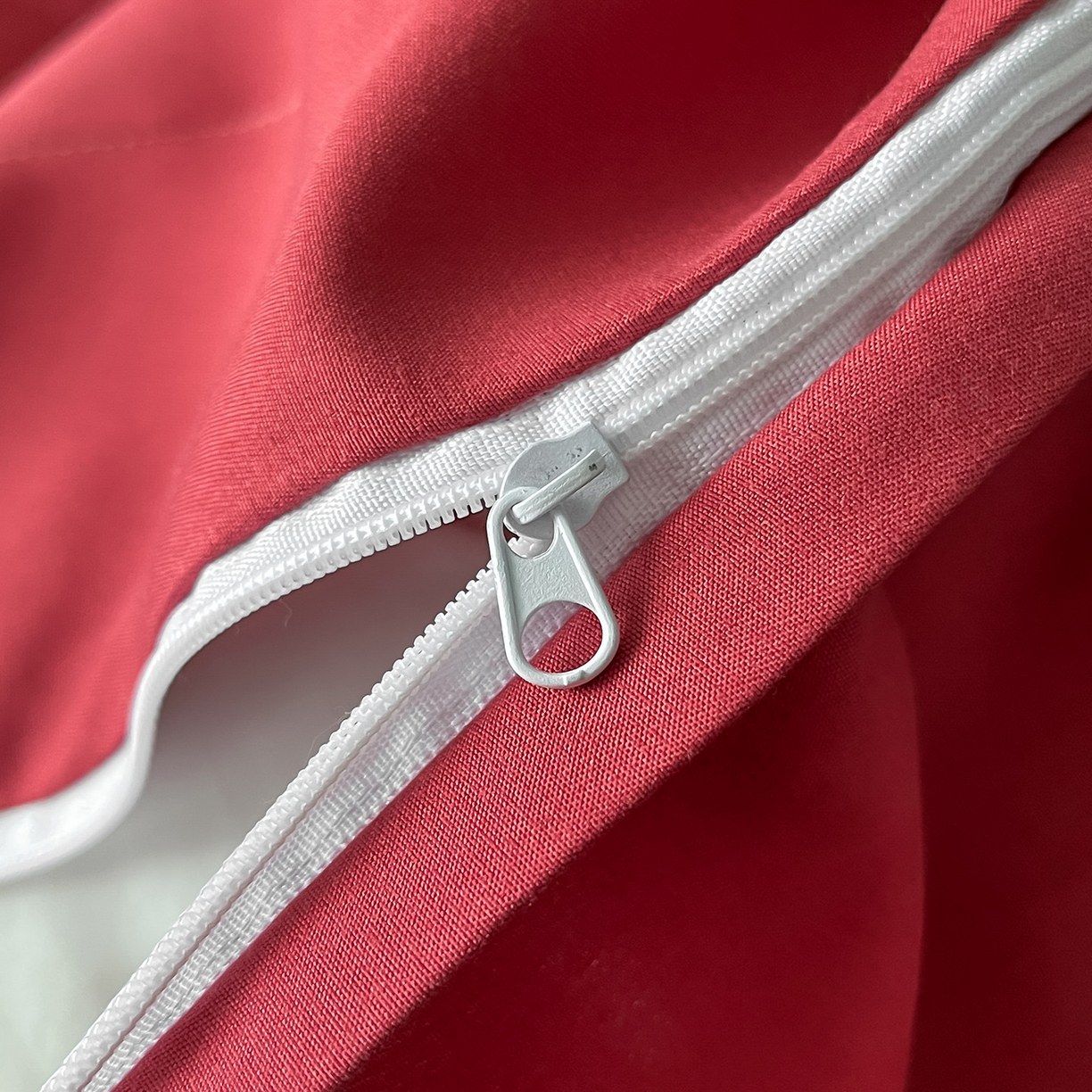 91家纺网 家纺一手货源 找家纺 置顶家纺 2025新款欧若拉亲肤提花四件套 欧若拉-酒红