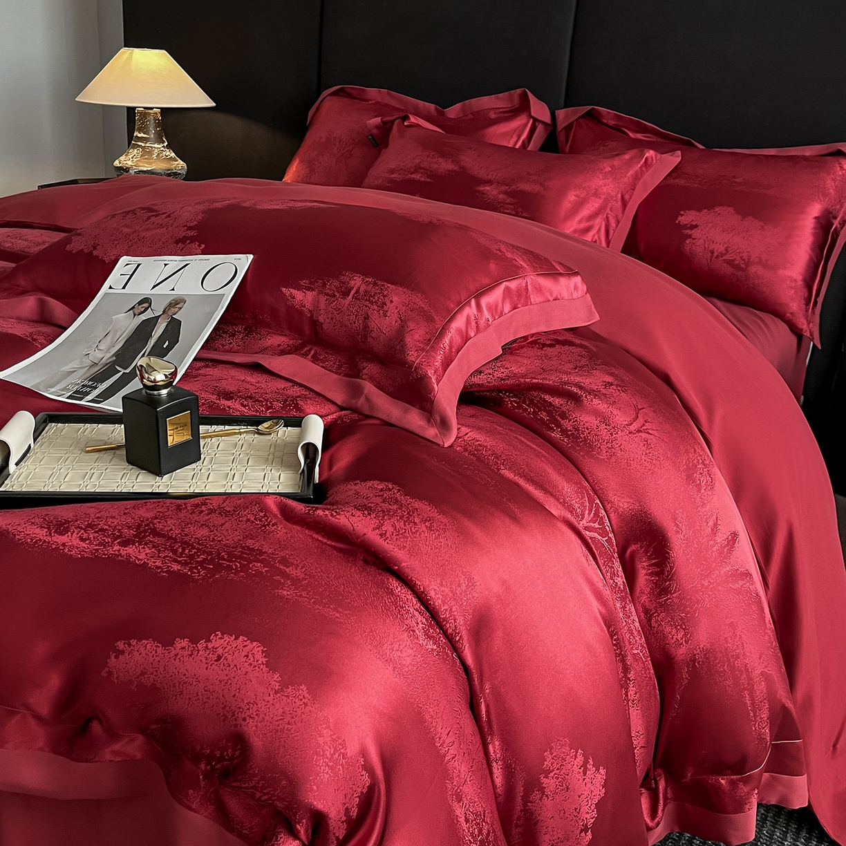 91家纺网 家纺一手货源 找家纺 置顶家纺 2025新款欧若拉亲肤提花四件套 欧若拉-酒红