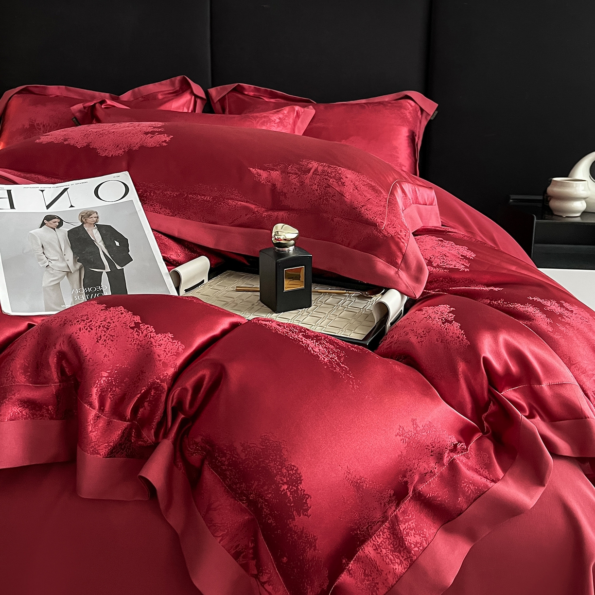 91家纺网 家纺一手货源 找家纺 置顶家纺 2025新款欧若拉亲肤提花四件套 欧若拉-酒红