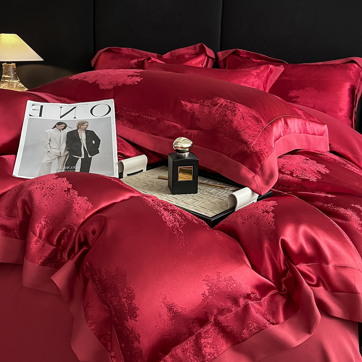 91家纺网 家纺一手货源 找家纺 置顶家纺 2025新款欧若拉亲肤提花四件套 欧若拉-酒红