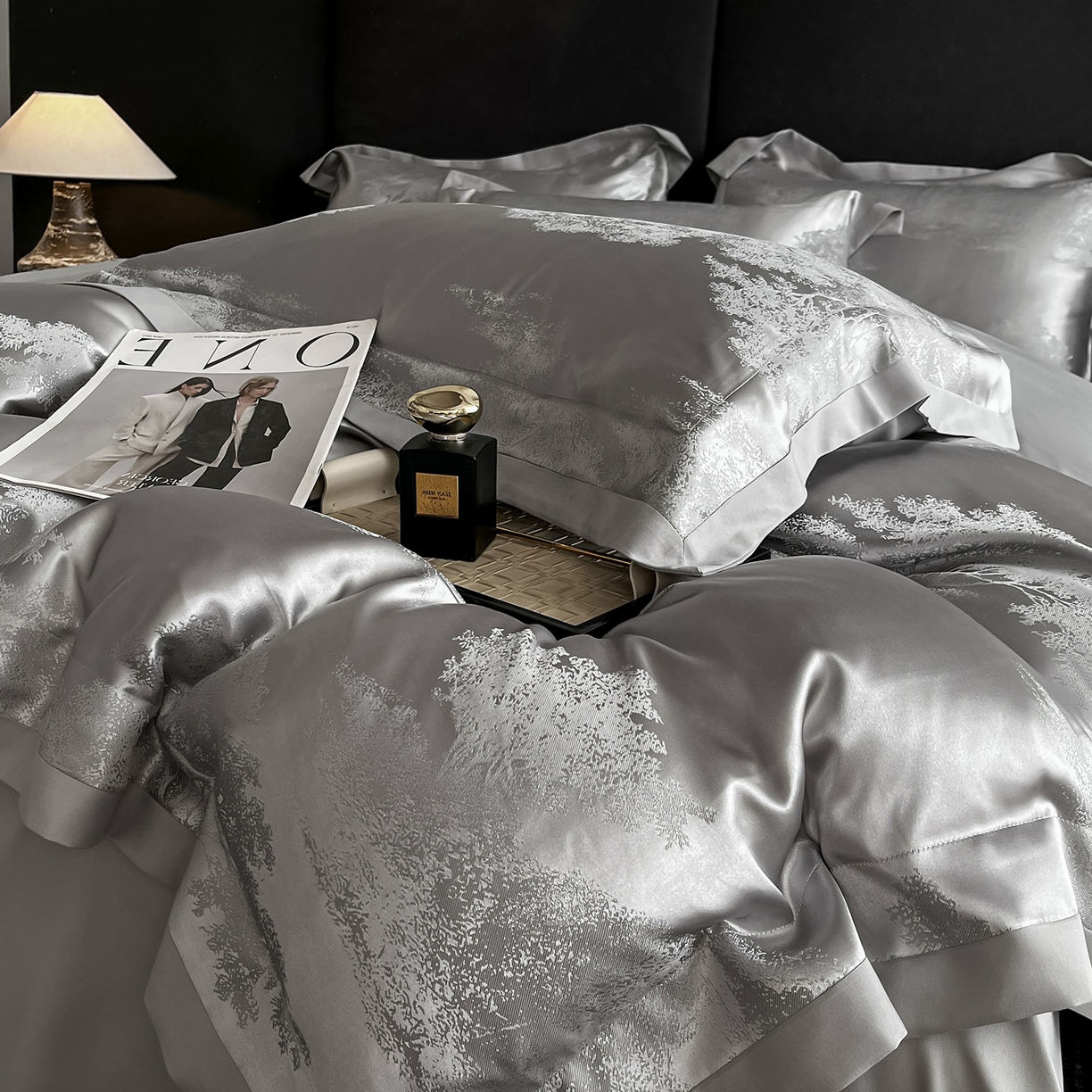 91家纺网 家纺一手货源 找家纺 置顶家纺 2025新款欧若拉亲肤提花四件套 欧若拉-高级灰