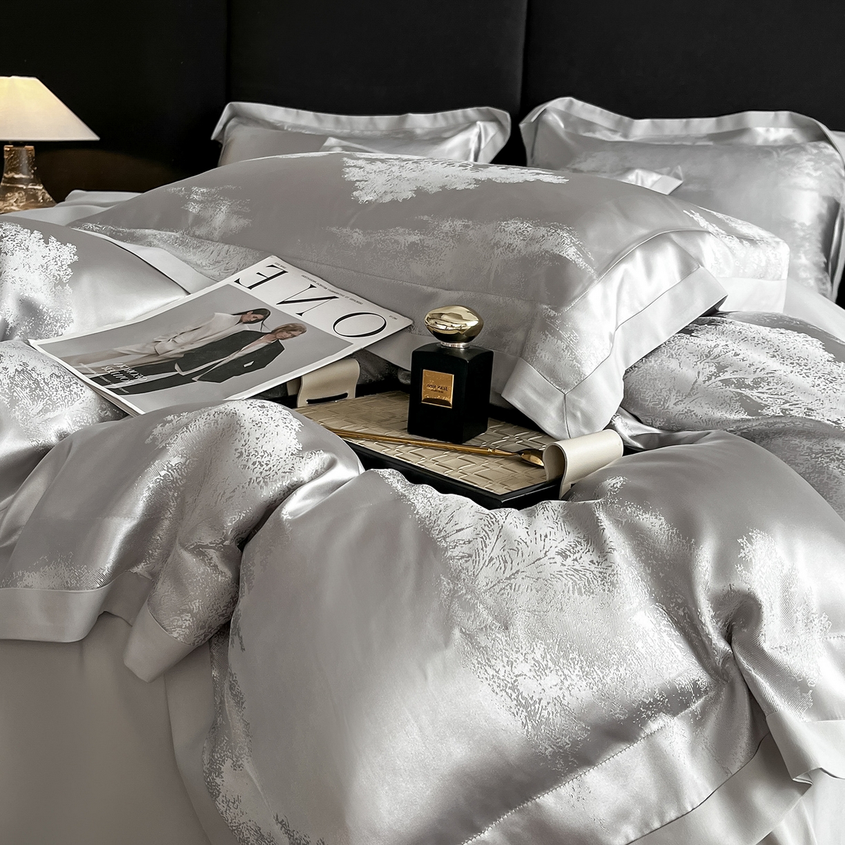 91家纺网 家纺一手货源 找家纺 置顶家纺 2025新款欧若拉亲肤提花四件套 欧若拉-山灰