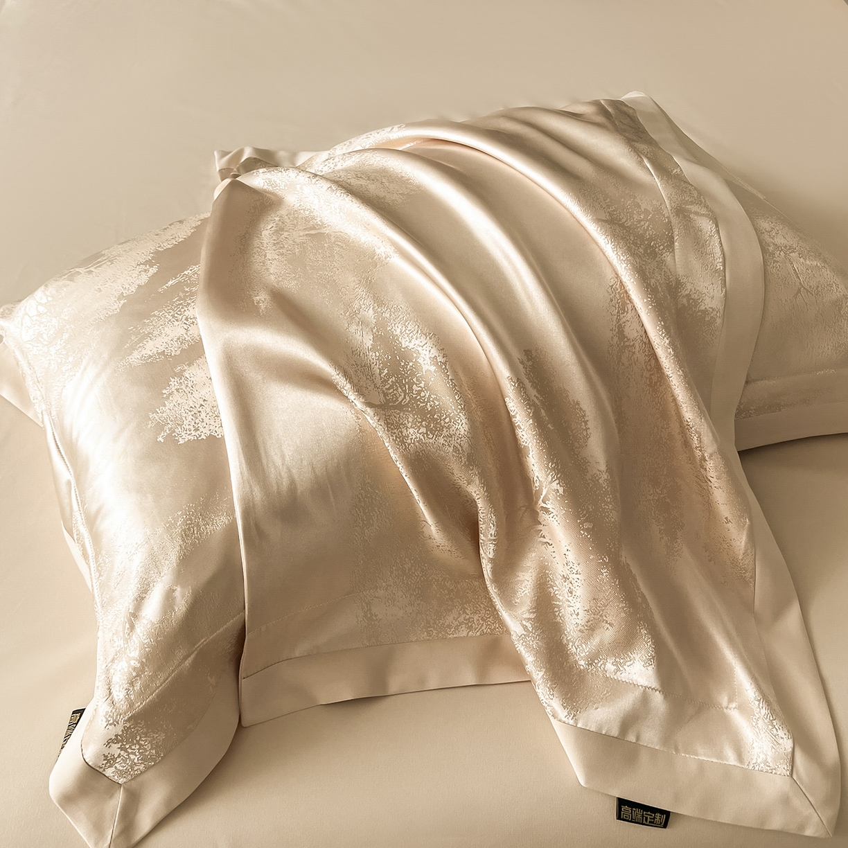 91家纺网 家纺一手货源 找家纺 置顶家纺 2025新款欧若拉亲肤提花四件套 欧若拉-香槟