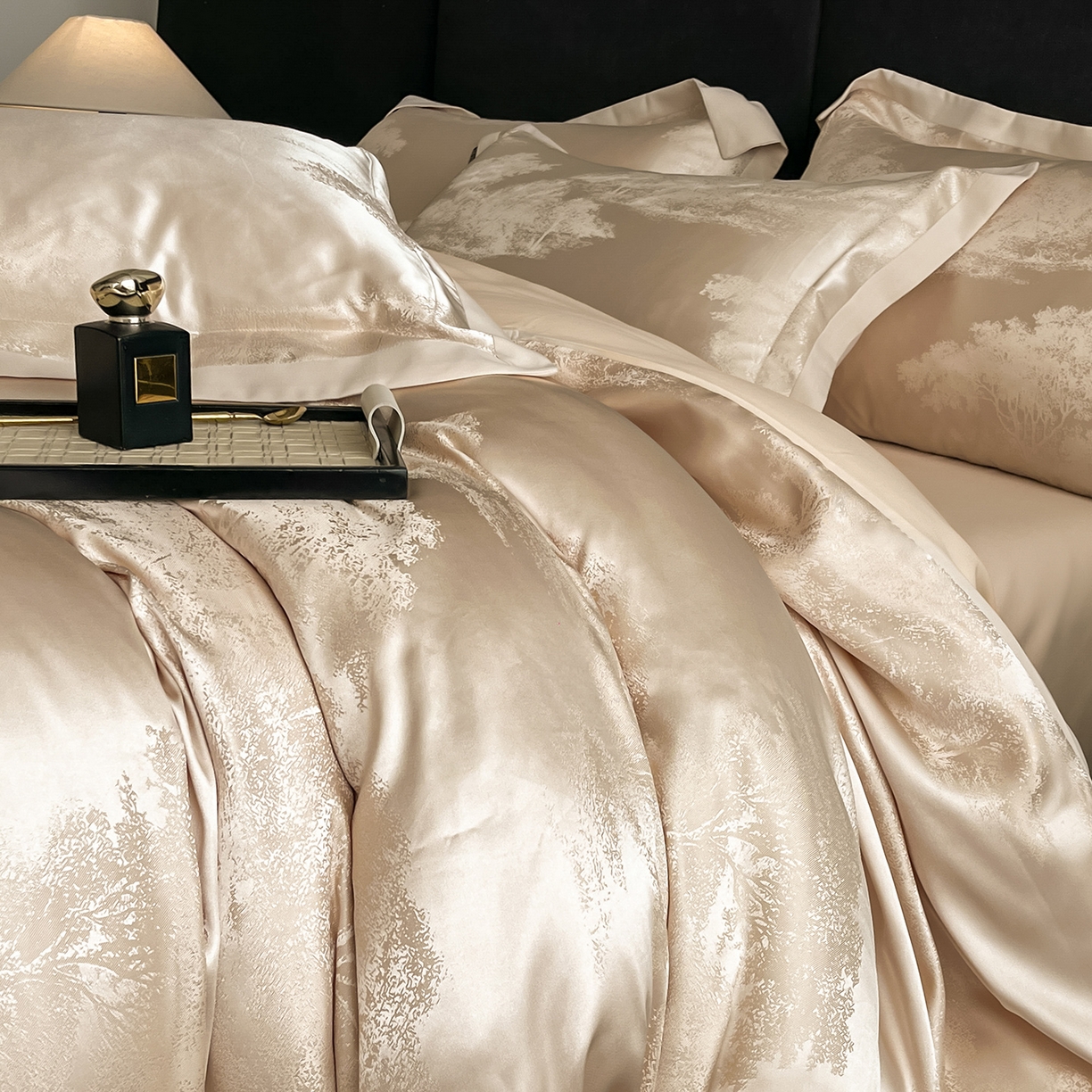 91家纺网 家纺一手货源 找家纺 置顶家纺 2025新款欧若拉亲肤提花四件套 欧若拉-香槟