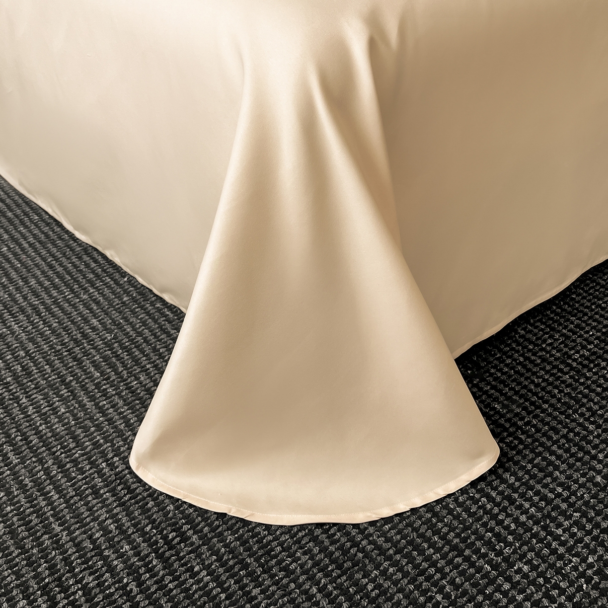 91家纺网 家纺一手货源 找家纺 置顶家纺 2025新款欧若拉亲肤提花四件套 欧若拉-香槟