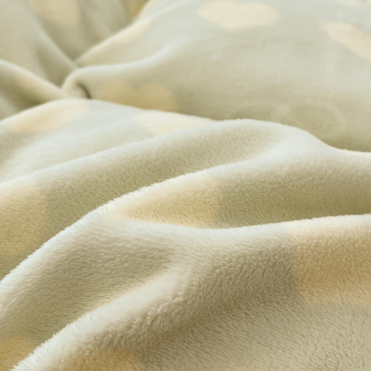 91家纺网 家纺一手货源 找家纺 蓝极人 2025新款牛奶绒印花四件套 D爱心蝴蝶结