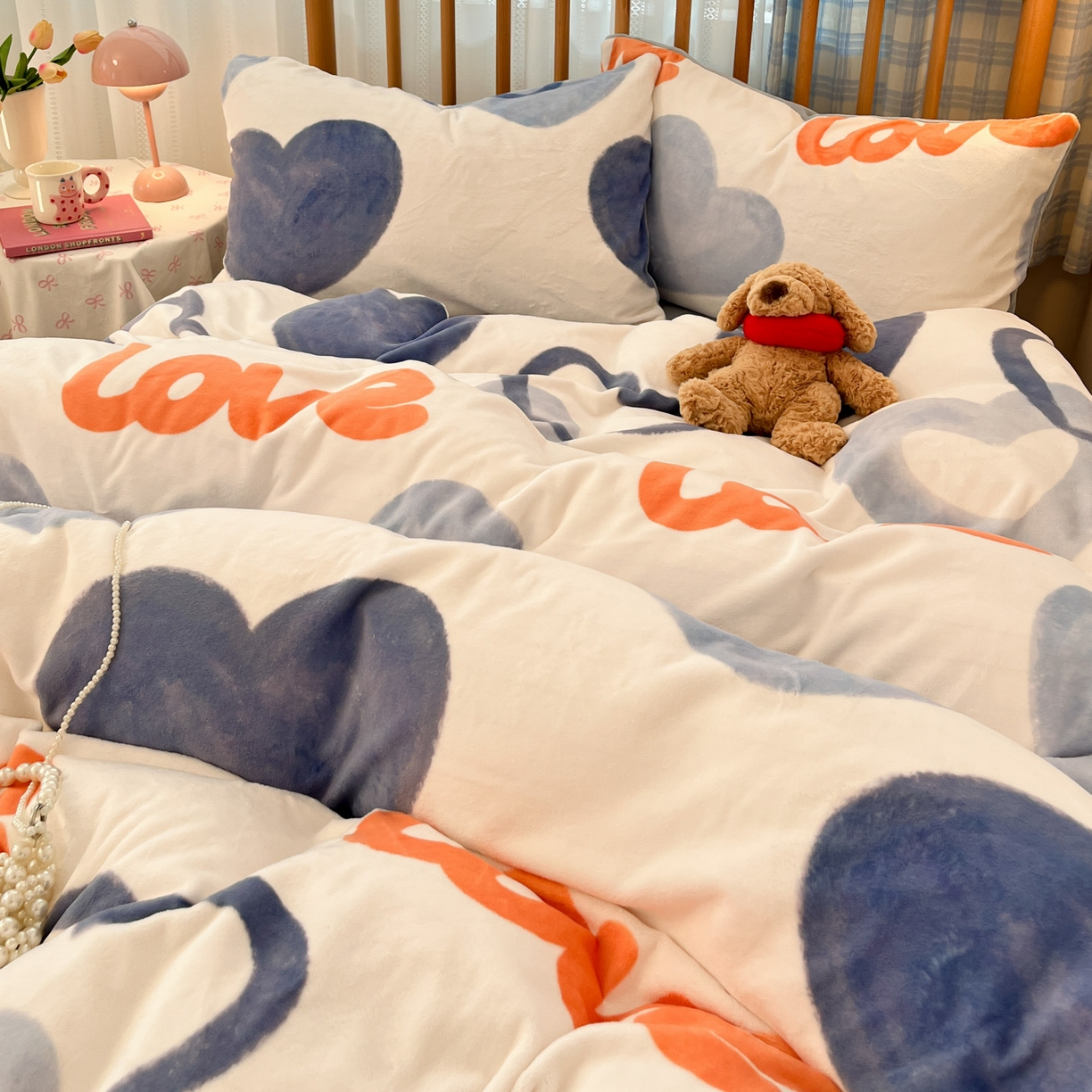 91家纺网 家纺一手货源 找家纺 蓝极人 2025新款牛奶绒印花四件套 D爱心絮语