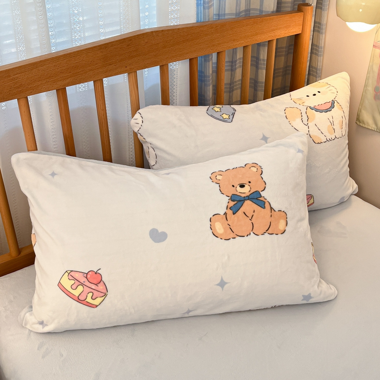 91家纺网 家纺一手货源 找家纺 蓝极人 2025新款牛奶绒印花四件套 D星喵萌熊甜梦园