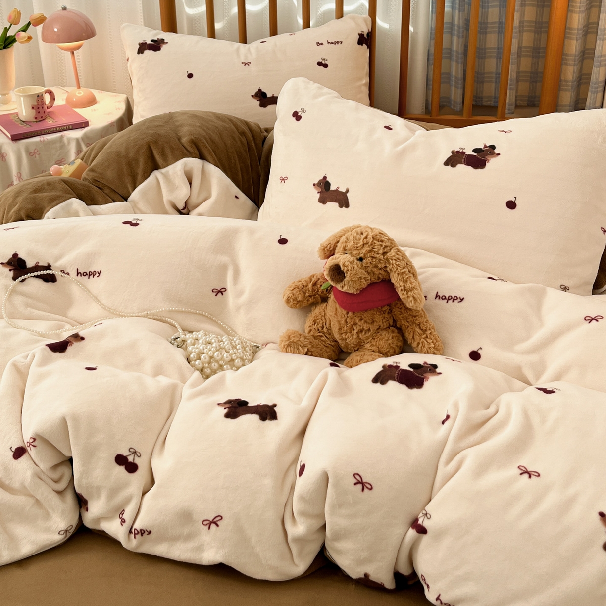 91家纺网 家纺一手货源 找家纺 蓝极人 2025新款牛奶绒印花四件套 D绯色腊肠趣