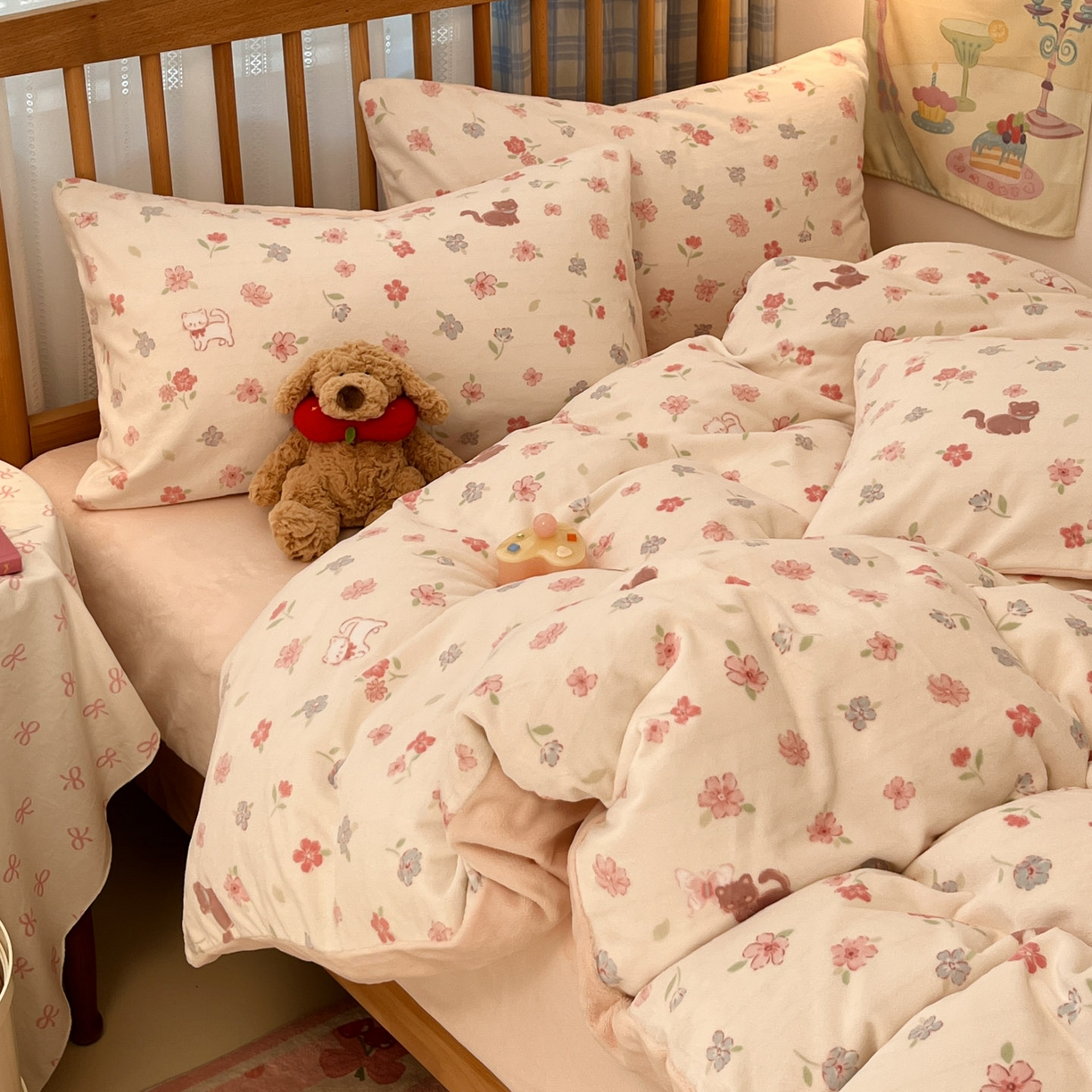 91家纺网 家纺一手货源 找家纺 蓝极人 2025新款牛奶绒印花四件套 D碎花喵喵