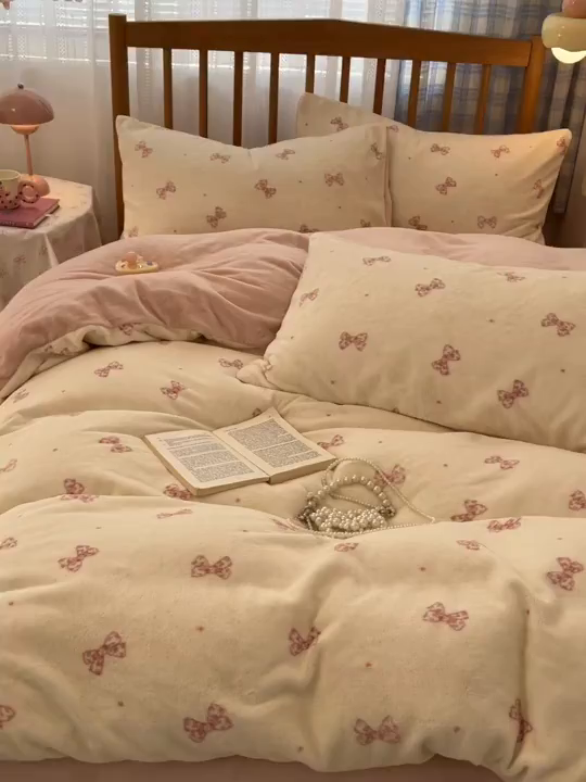 91家纺网 家纺一手货源 找家纺 蓝极人 2025新款牛奶绒印花四件套 D桃漾绮梦