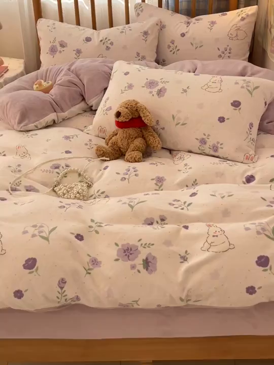 91家纺网 家纺一手货源 找家纺 蓝极人 2025新款牛奶绒印花四件套 D兔眠花笺