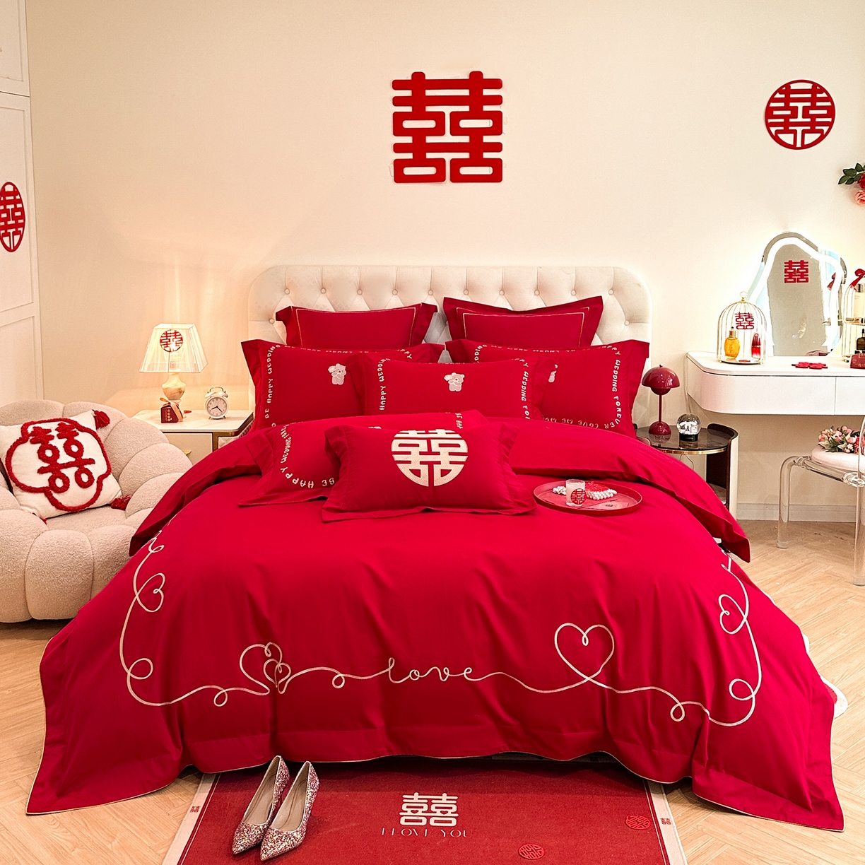 91家纺网 家纺一手货源 找家纺 置顶家纺 2025新款亲肤刺绣婚庆磨毛四件套 恩爱-大红