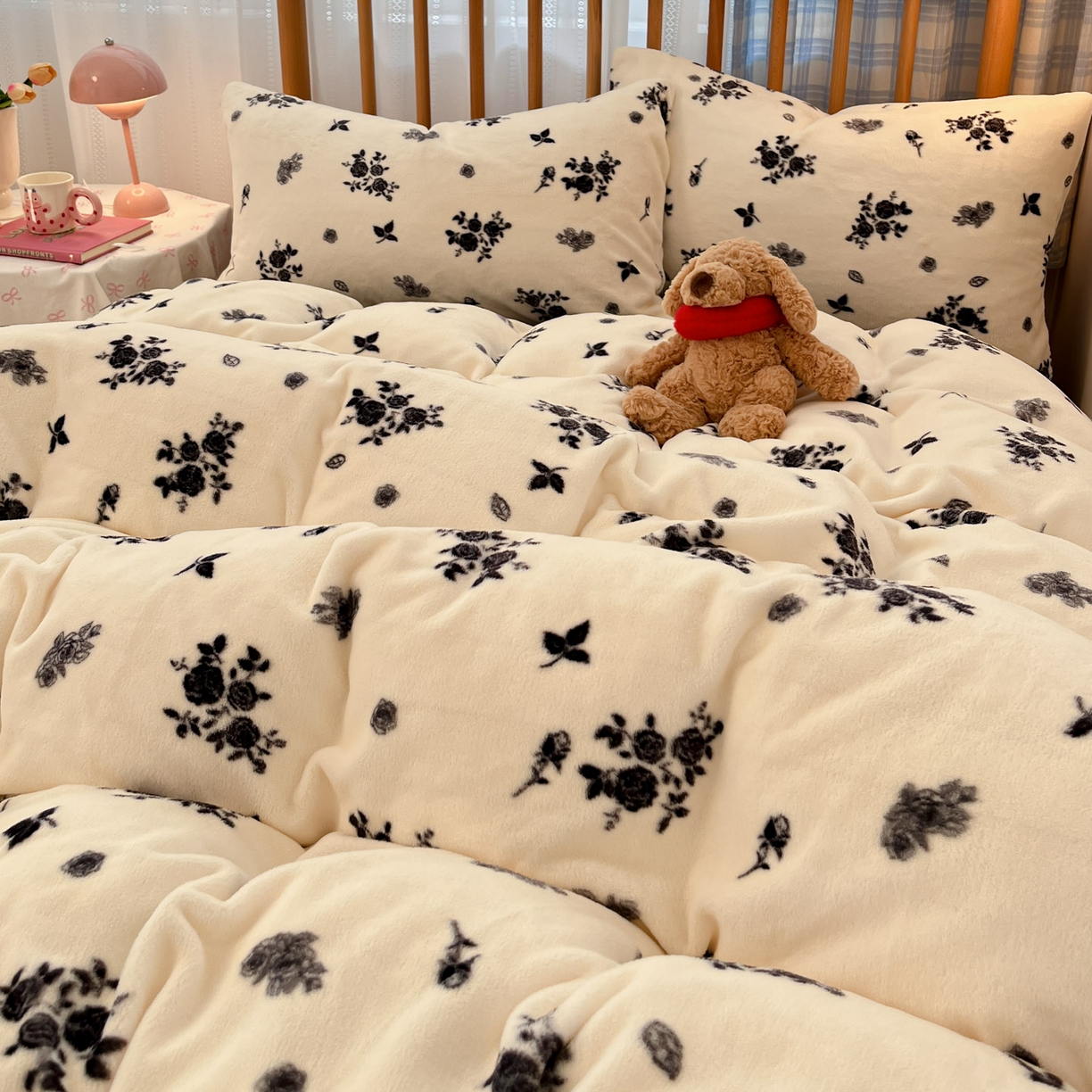 91家纺网 家纺一手货源 找家纺 酱子 2025新款牛奶绒印花四件套 D花汐