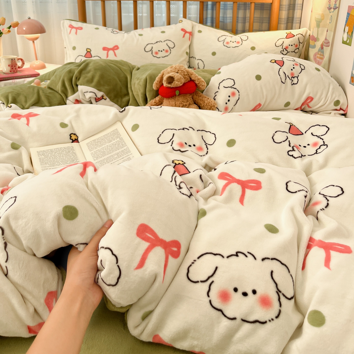 91家纺网 家纺一手货源 找家纺 酱子 2025新款牛奶绒印花四件套 D蝴蝶结狗