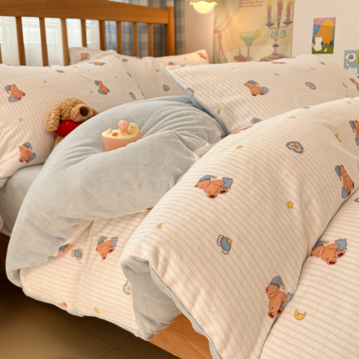 91家纺网 家纺一手货源 找家纺 酱子 2025新款牛奶绒印花四件套 D暖熊星芒