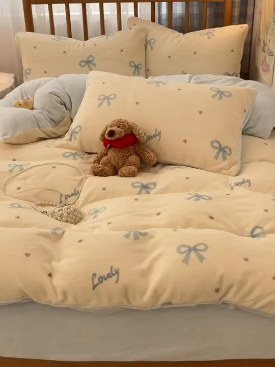 91家纺网 家纺一手货源 找家纺 酱子 2025新款牛奶绒印花四件套 D蓝调逸境