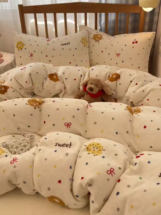 91家纺网 家纺一手货源 找家纺 酱子 2025新款牛奶绒印花四件套 D星彩梦