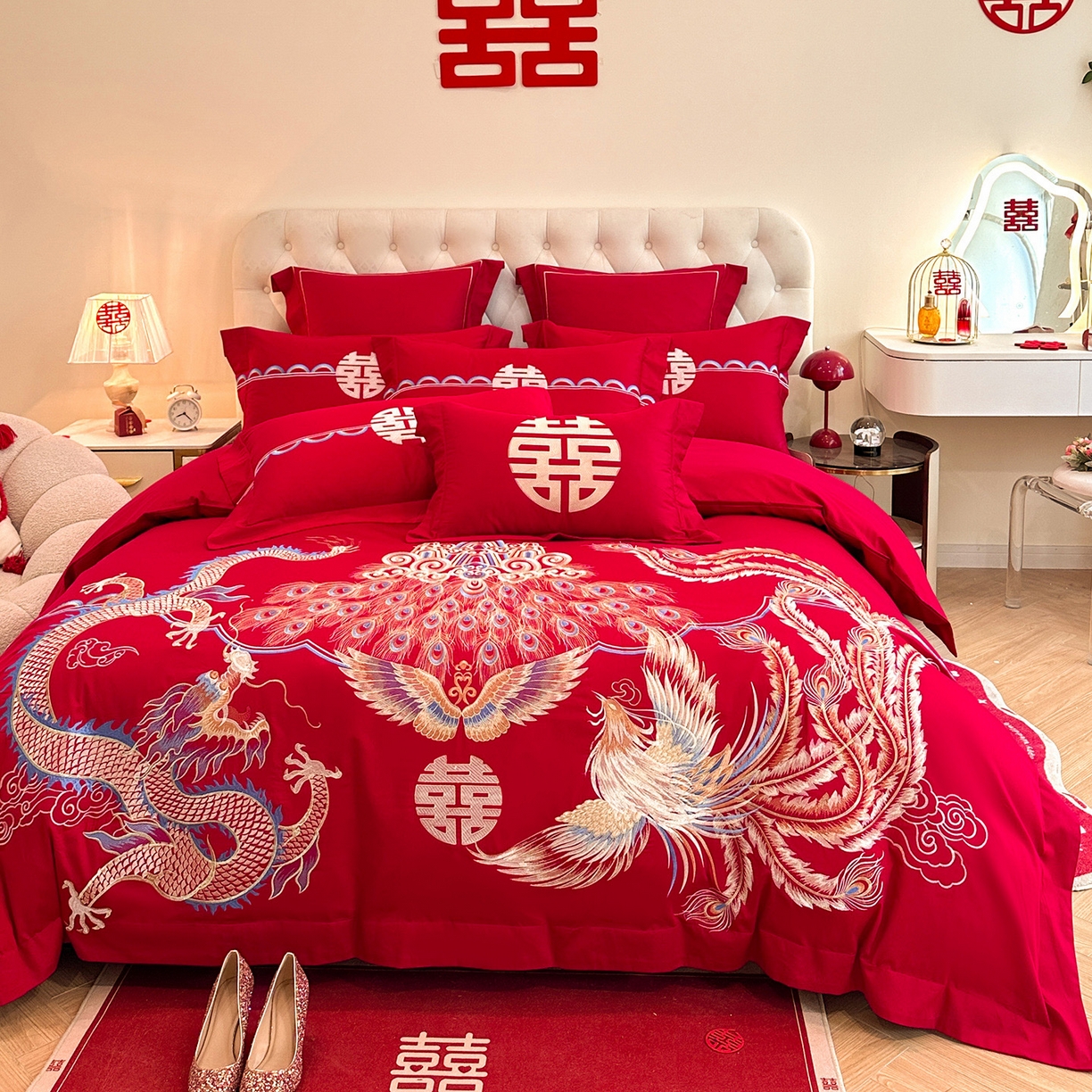 91家纺网 家纺一手货源 找家纺 置顶家纺 2025新款亲肤刺绣婚庆磨毛四件套 凤冠霞帔-大红