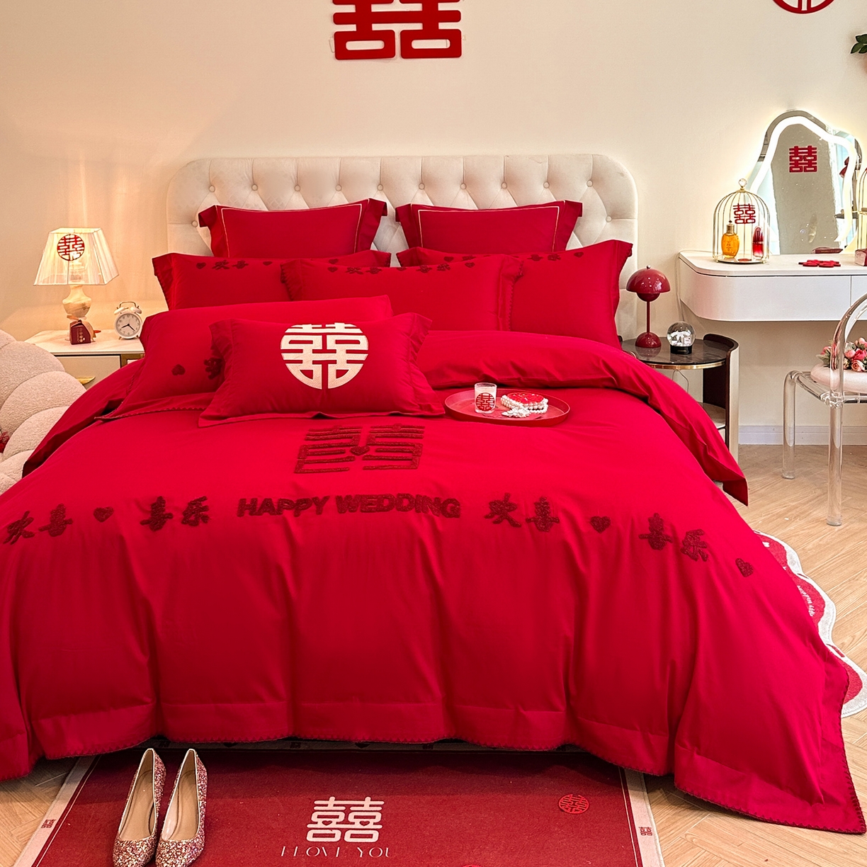 91家纺网 家纺一手货源 找家纺 置顶家纺 2025新款亲肤刺绣婚庆磨毛四件套 欢喜喜乐-大红