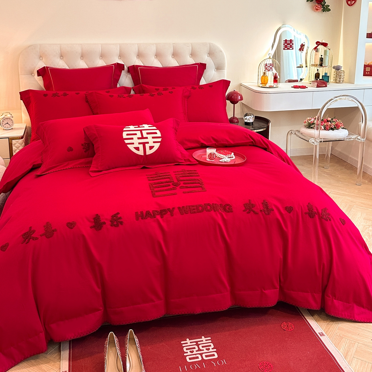 91家纺网 家纺一手货源 找家纺 置顶家纺 2025新款亲肤刺绣婚庆磨毛四件套 欢喜喜乐-大红