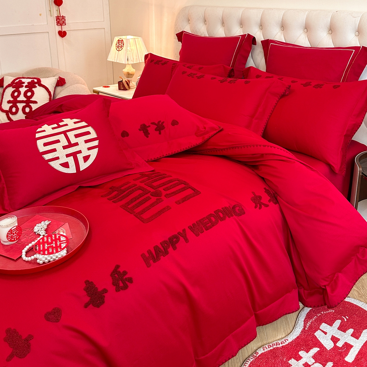 91家纺网 家纺一手货源 找家纺 置顶家纺 2025新款亲肤刺绣婚庆磨毛四件套 欢喜喜乐-大红