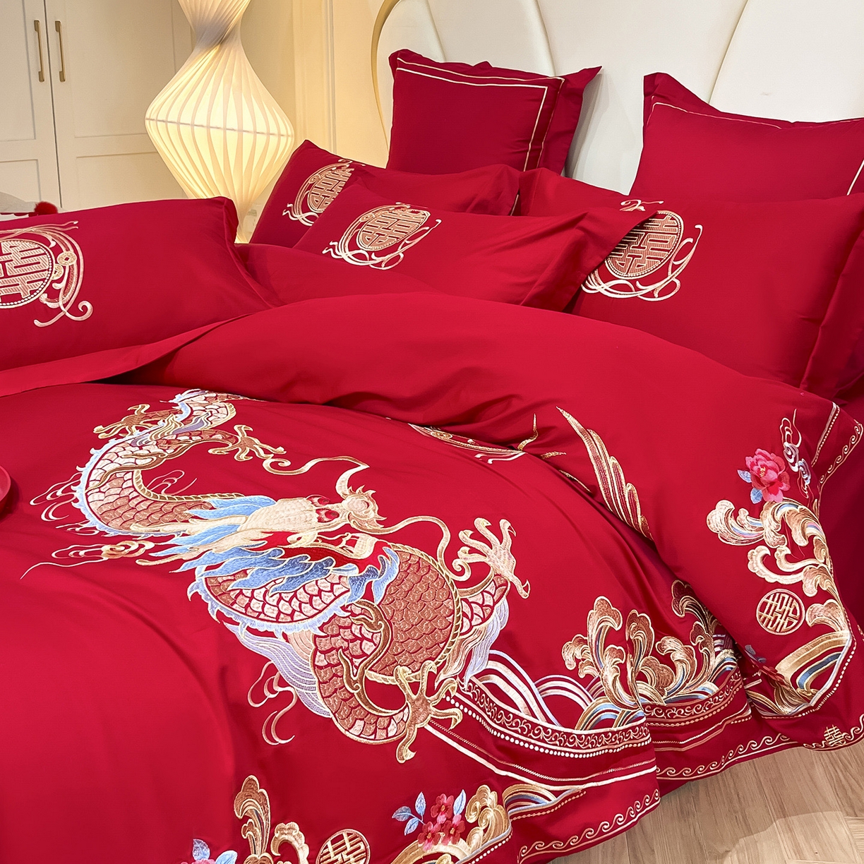 91家纺网 家纺一手货源 找家纺 置顶家纺 2025新款亲肤刺绣婚庆磨毛四件套 吉祥龙凤-大红