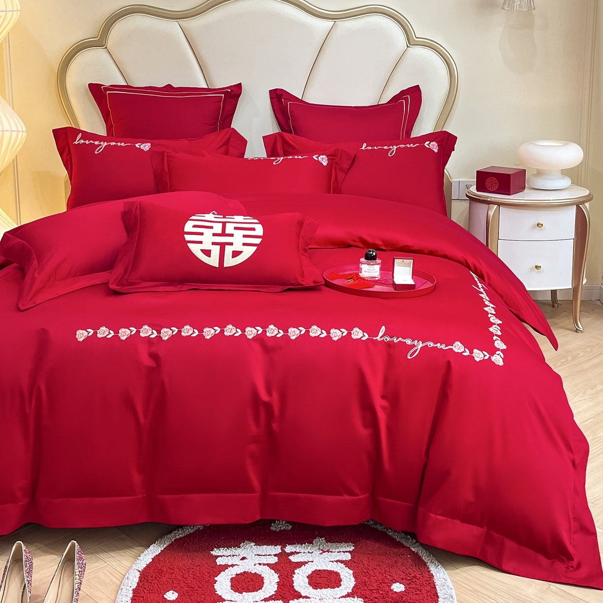 91家纺网 家纺一手货源 找家纺 置顶家纺 2025新款亲肤刺绣婚庆磨毛四件套 佳偶天成-大红