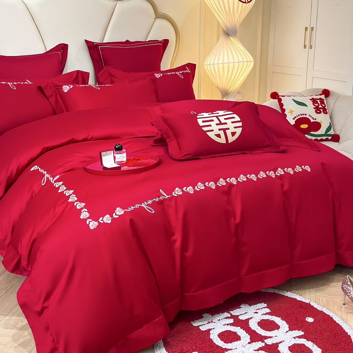 91家纺网 家纺一手货源 找家纺 置顶家纺 2025新款亲肤刺绣婚庆磨毛四件套 佳偶天成-大红