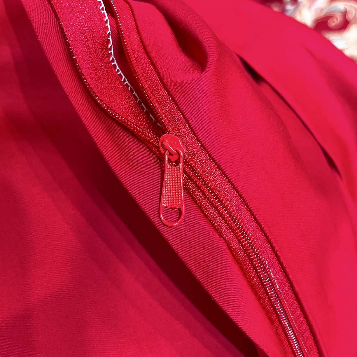 91家纺网 家纺一手货源 找家纺 置顶家纺 2025新款亲肤刺绣婚庆磨毛四件套 佳偶天成-大红