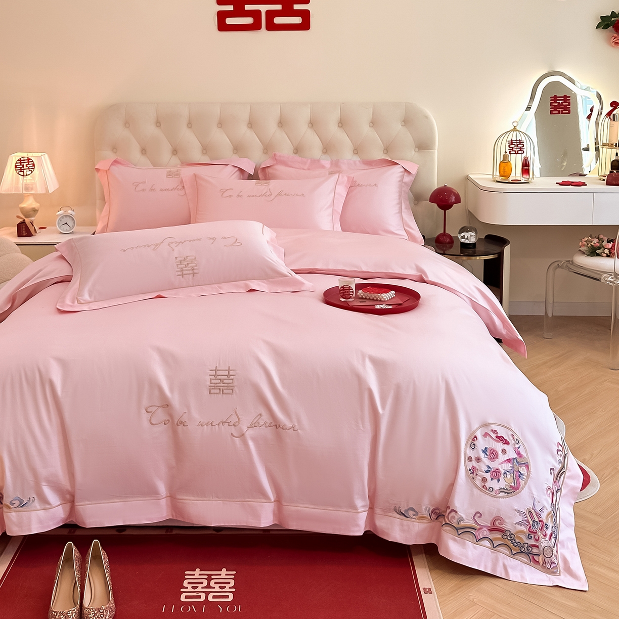 91家纺网 家纺一手货源 找家纺 置顶家纺 2025新款亲肤刺绣婚庆磨毛四件套 龙凤呈祥-粉