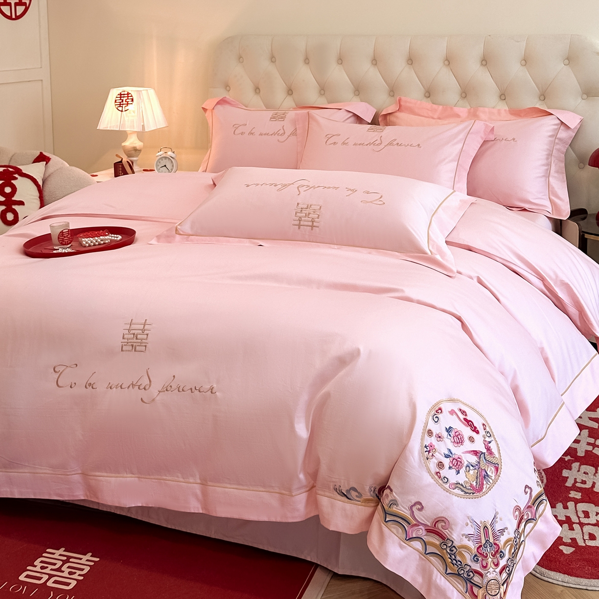 91家纺网 家纺一手货源 找家纺 置顶家纺 2025新款亲肤刺绣婚庆磨毛四件套 龙凤呈祥-粉