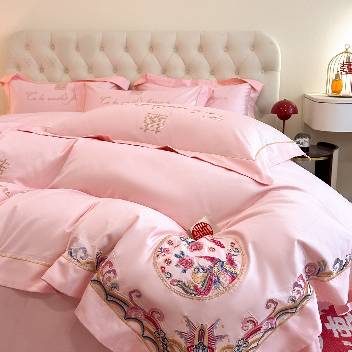 91家纺网 家纺一手货源 找家纺 置顶家纺 2025新款亲肤刺绣婚庆磨毛四件套 龙凤呈祥-粉