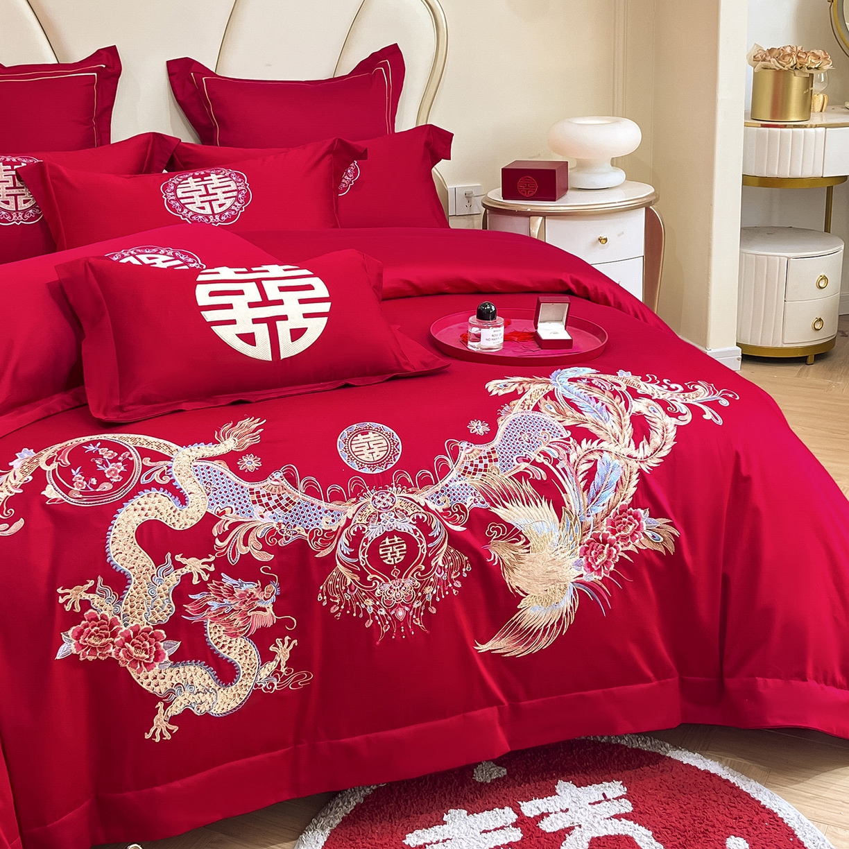91家纺网 家纺一手货源 找家纺 置顶家纺 2025新款亲肤刺绣婚庆磨毛四件套 龙凤喜至-大红