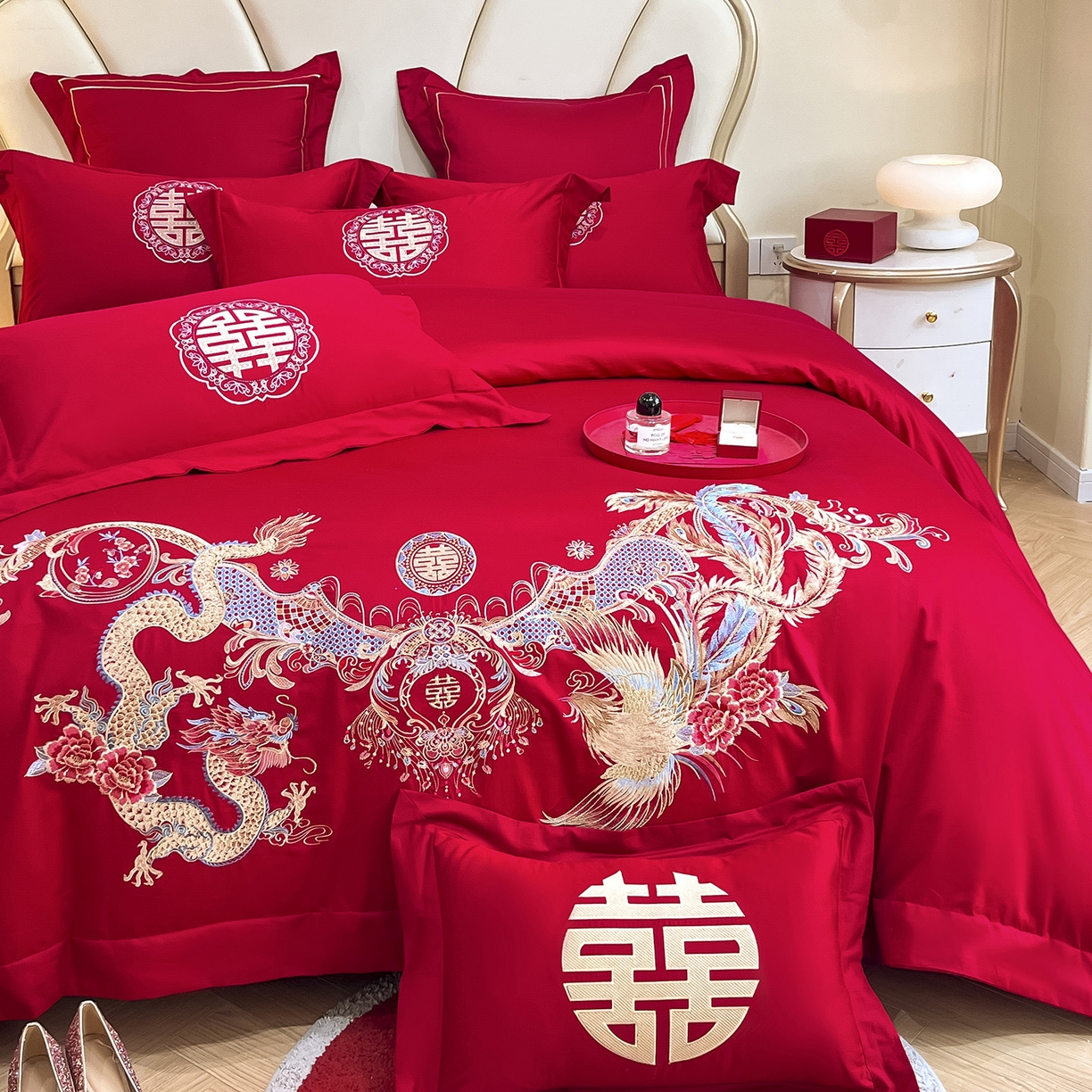 91家纺网 家纺一手货源 找家纺 置顶家纺 2025新款亲肤刺绣婚庆磨毛四件套 龙凤喜至-大红