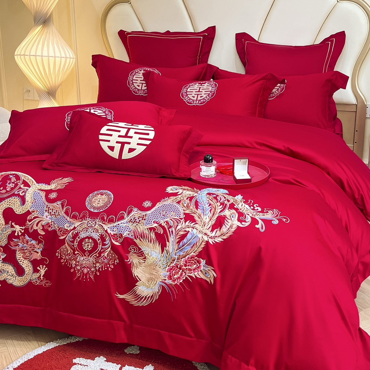 91家纺网 家纺一手货源 找家纺 置顶家纺 2025新款亲肤刺绣婚庆磨毛四件套 龙凤喜至-大红